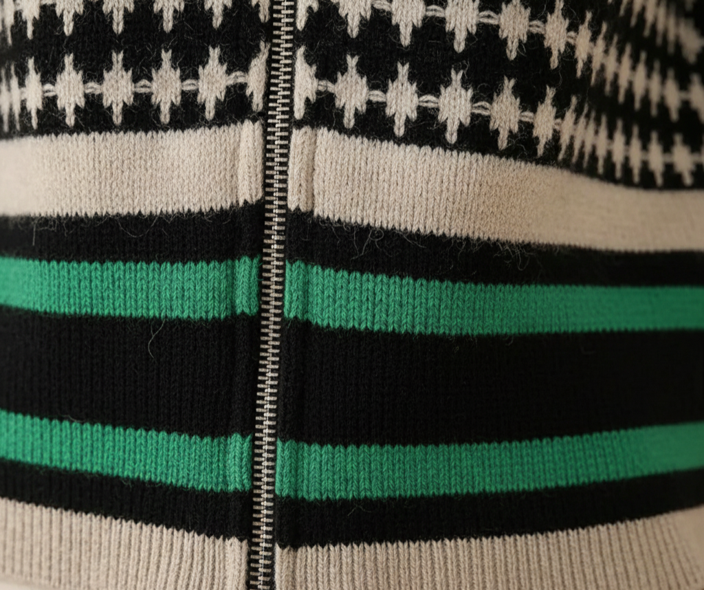 Millie – Retro Black-White-Green Zip Vest